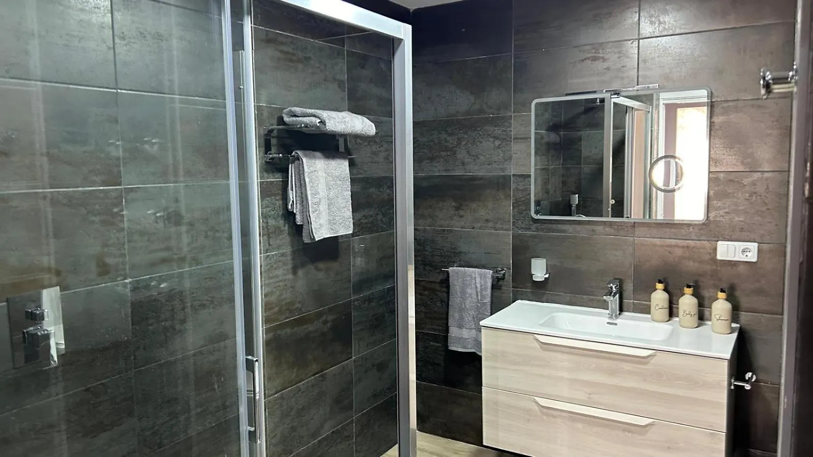 Apartamento Moderno Y Amplio Con Vistas A La Bahia Algeciras España