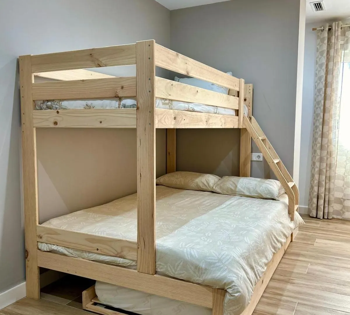 Apartamento Moderno Y Amplio Con Vistas A La Bahia Algeciras